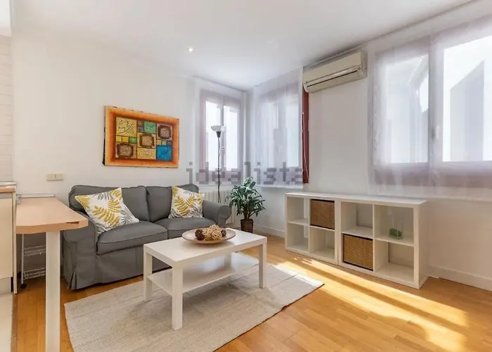 Charming, Bright And Central