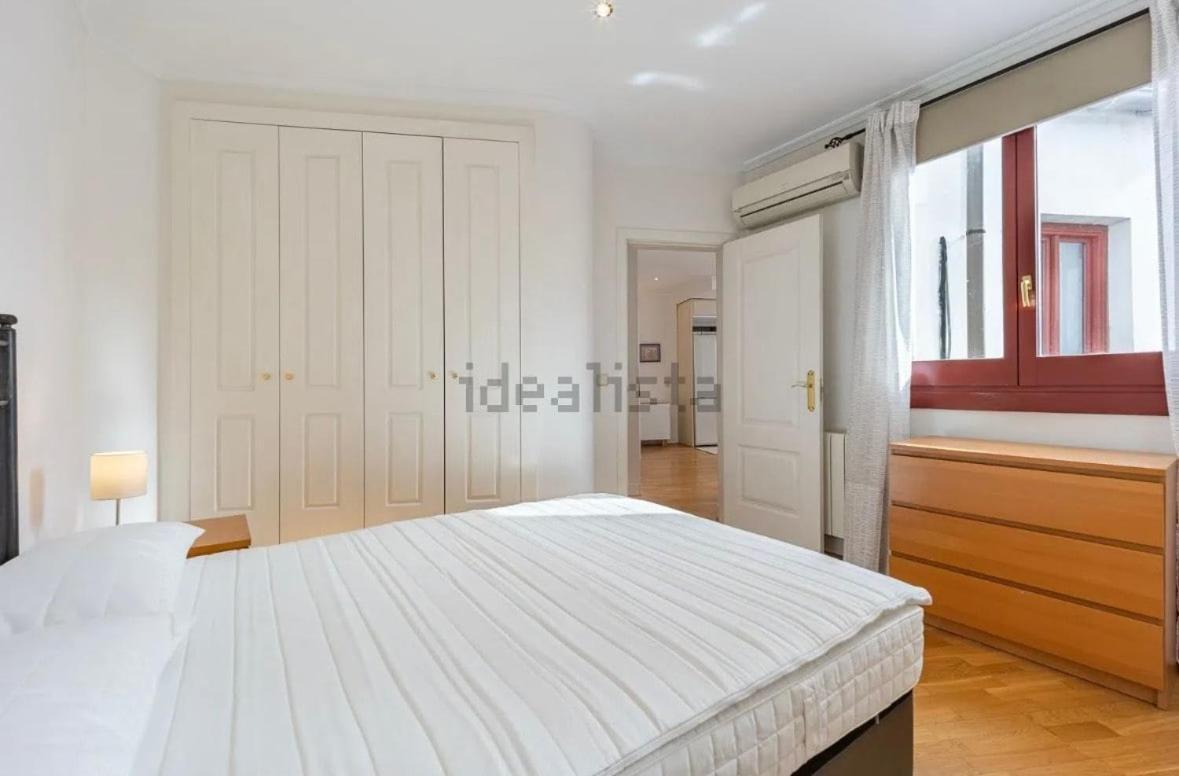 Charming, Bright And Apartamento Madrid