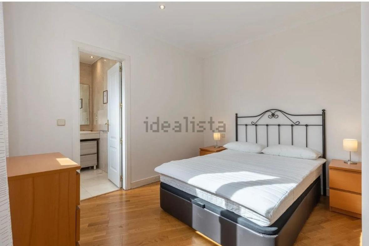 Charming, Bright And Apartamento Madrid
